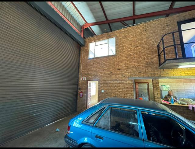 150M² WAREHOUSE TO LET IN CHLOORKOP
